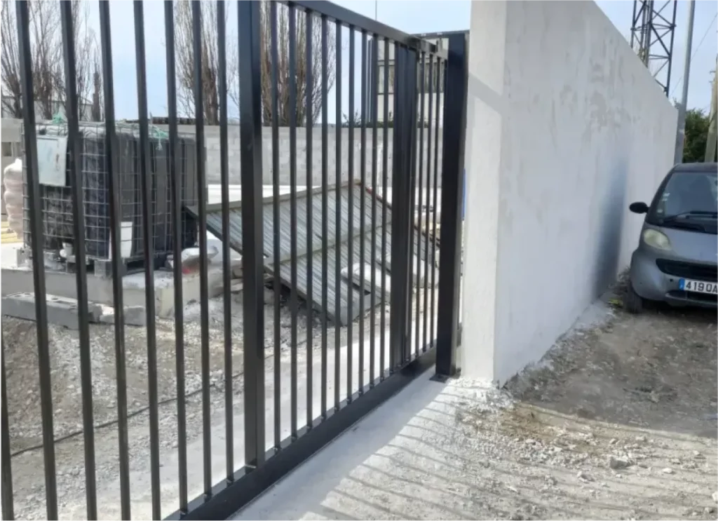 Rg Ferronnerie Grille De Defense Arles Travaux De Ferronnerie A Miramas Pres DArles 03